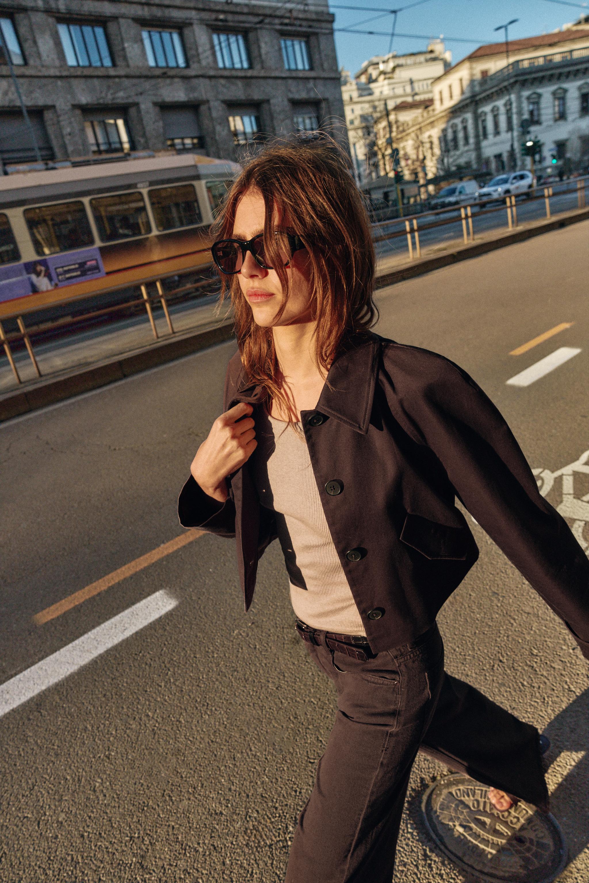 VESTE COURTE À REVERS